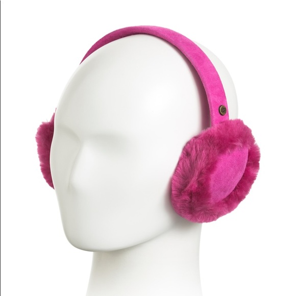 UGG YOUTH CLASSIC EARMUFFS IN FUSCIA NWT - Picture 1 of 6